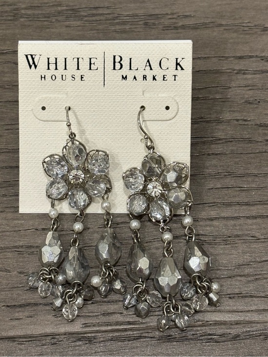 White House Black Market Jewelry - 🩶White House Black Market Silver Floral Chandelier Earrings🩶